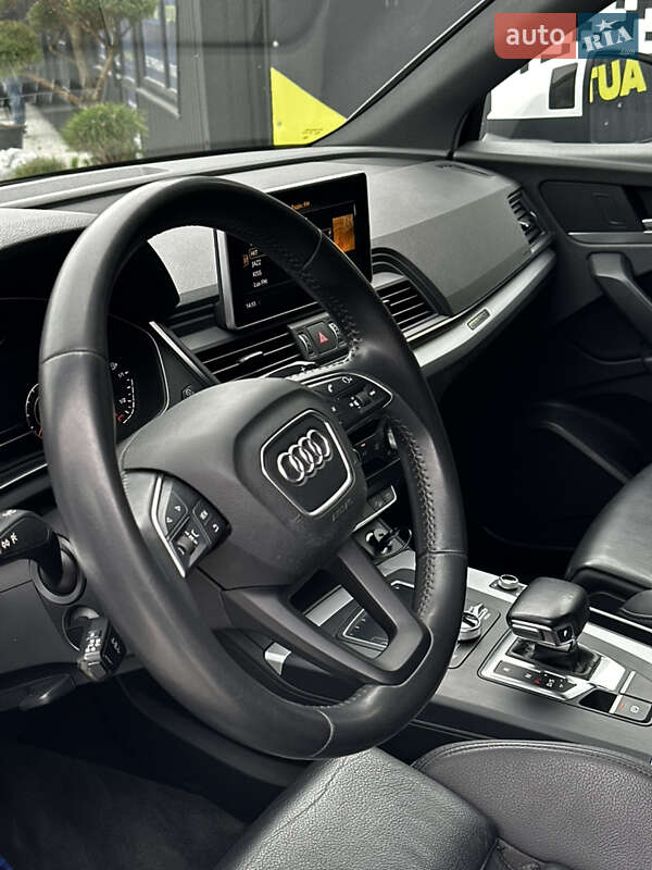 Позашляховик / Кросовер Audi Q5 2017 в Львові