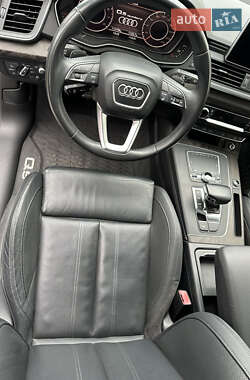 Позашляховик / Кросовер Audi Q5 2018 в 