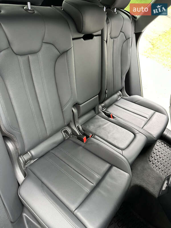 Внедорожник / Кроссовер Audi Q5 2018 в Вараше