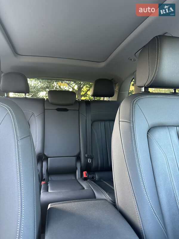 Внедорожник / Кроссовер Audi Q5 2021 в Вараше