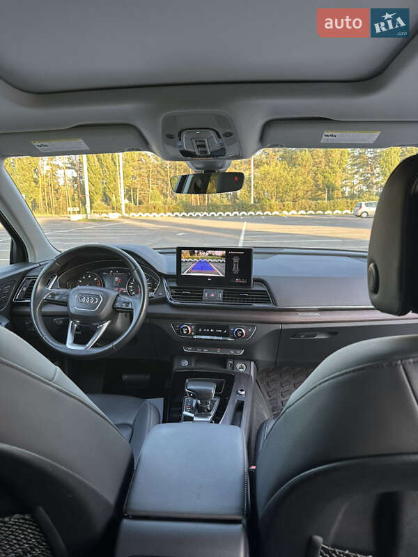 Внедорожник / Кроссовер Audi Q5 2021 в Вараше