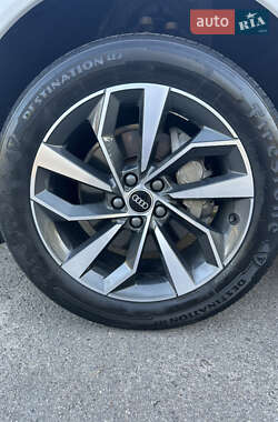 Внедорожник / Кроссовер Audi Q5 2021 в 