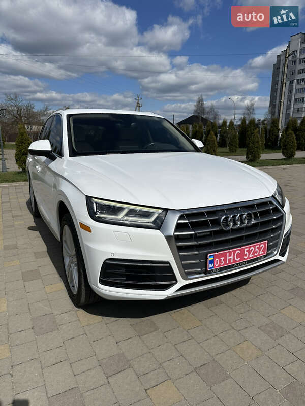 Внедорожник / Кроссовер Audi Q5 2018 в Вараше