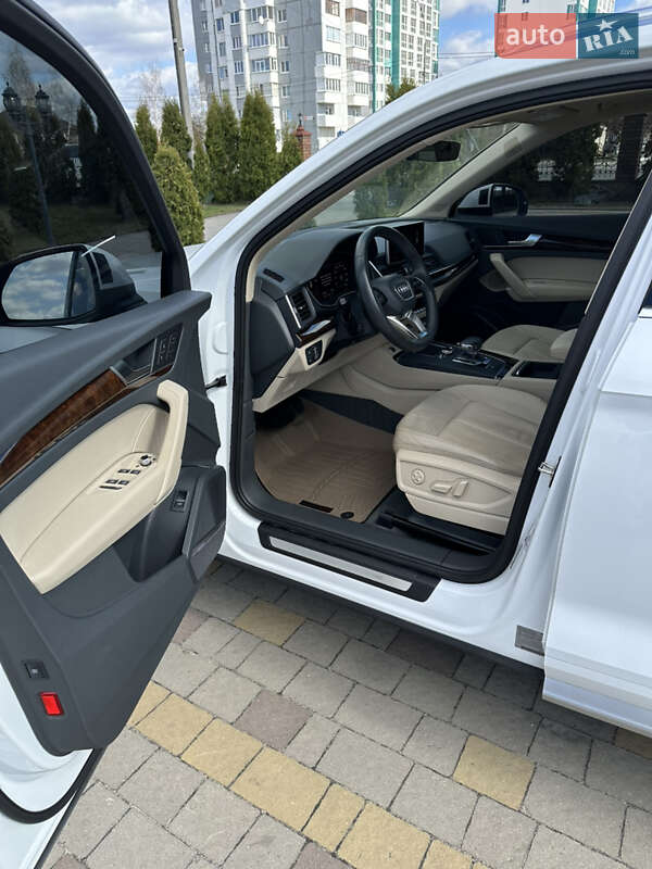 Внедорожник / Кроссовер Audi Q5 2018 в Вараше