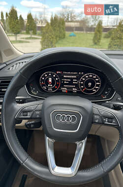 Позашляховик / Кросовер Audi Q5 2018 в 