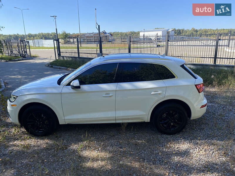 Внедорожник / Кроссовер Audi Q5 2020 в Василькове
