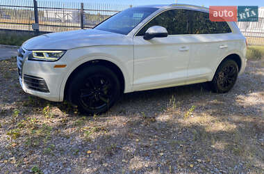 Позашляховик / Кросовер Audi Q5 2020 в 
