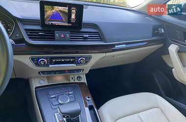Позашляховик / Кросовер Audi Q5 2020 в 