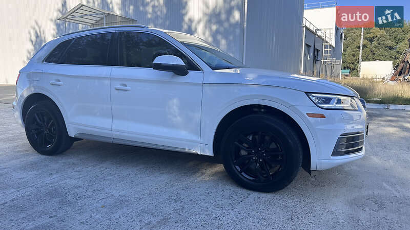 Внедорожник / Кроссовер Audi Q5 2020 в Василькове