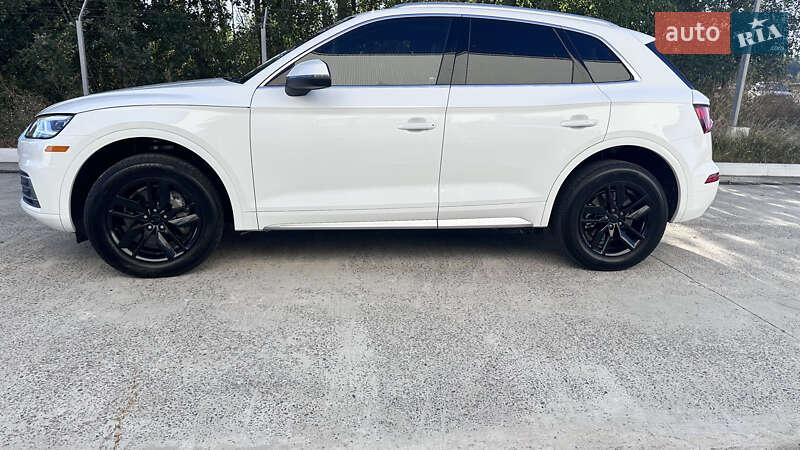 Внедорожник / Кроссовер Audi Q5 2020 в Василькове