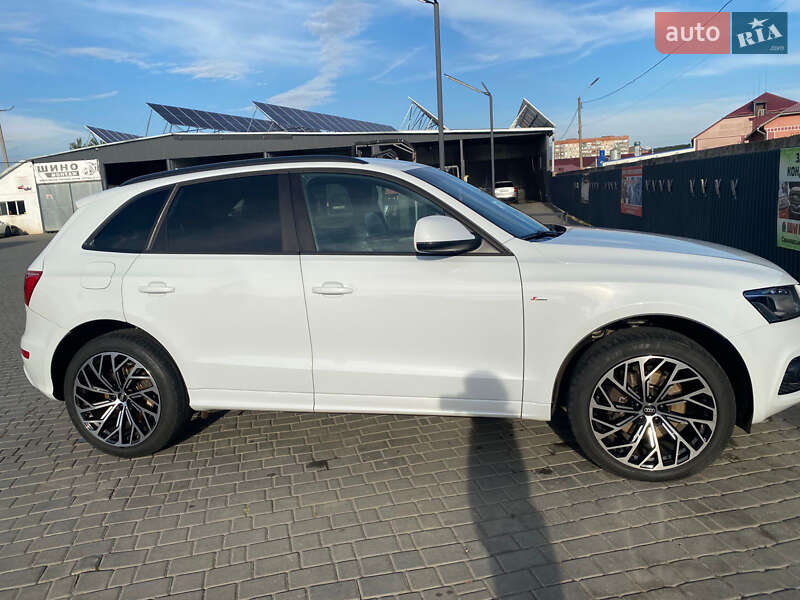 Позашляховик / Кросовер Audi Q5 2012 в Мукачевому