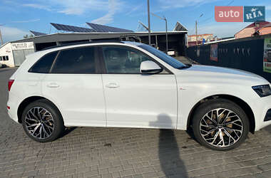 Внедорожник / Кроссовер Audi Q5 2012 в 