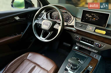 Позашляховик / Кросовер Audi Q5 2018 в 