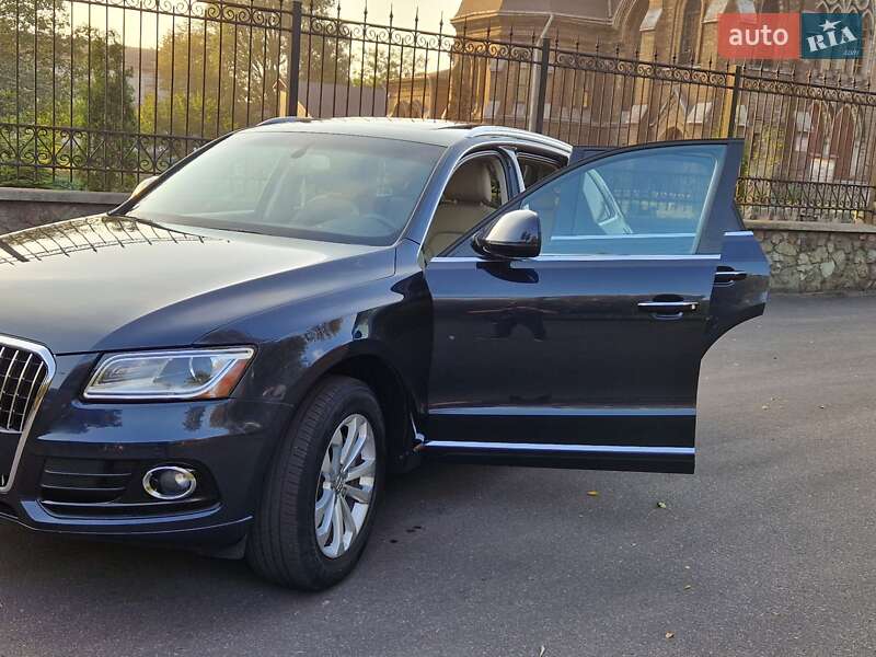 Внедорожник / Кроссовер Audi Q5 2015 в Каменском
