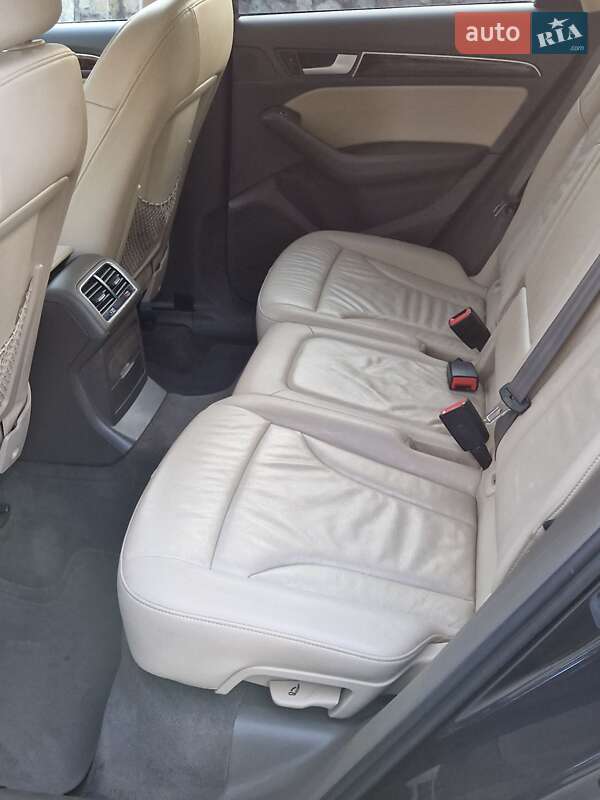 Внедорожник / Кроссовер Audi Q5 2015 в Каменском