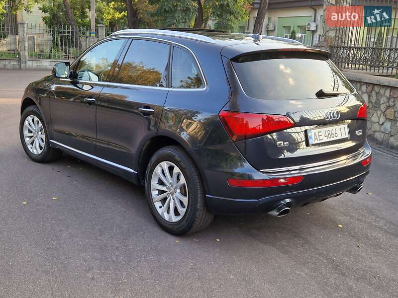 Внедорожник / Кроссовер Audi Q5 2015 в Каменском