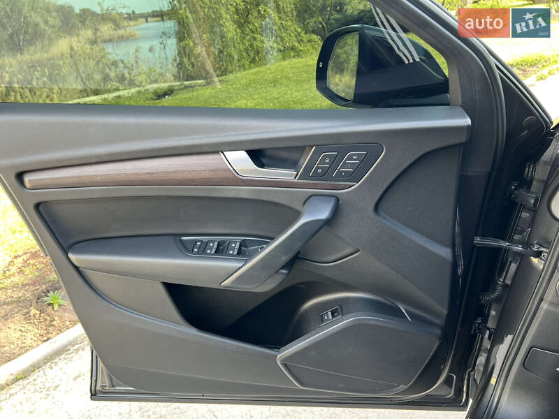 Внедорожник / Кроссовер Audi Q5 2020 в Новомосковске