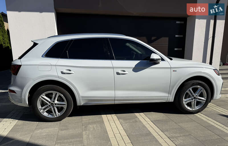Внедорожник / Кроссовер Audi Q5 2024 в Львове