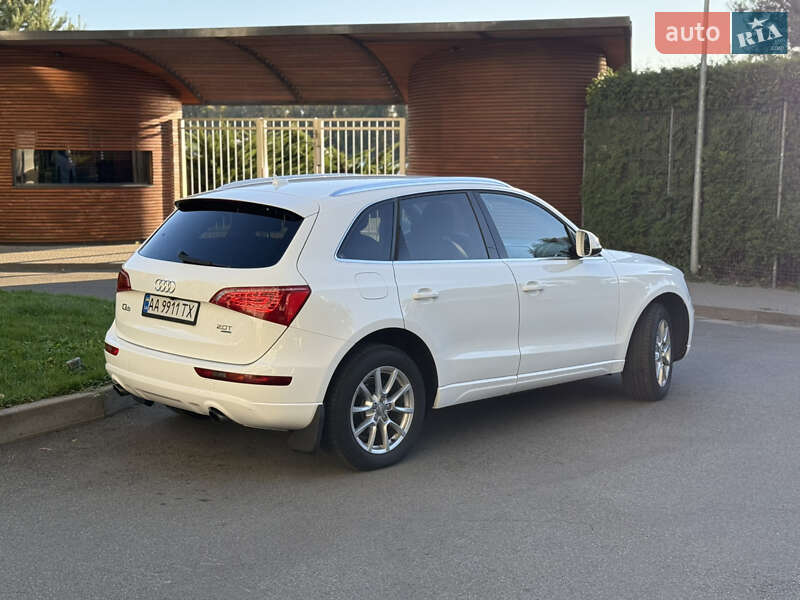 Внедорожник / Кроссовер Audi Q5 2011 в Киеве