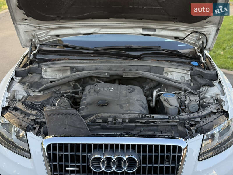Внедорожник / Кроссовер Audi Q5 2011 в Киеве