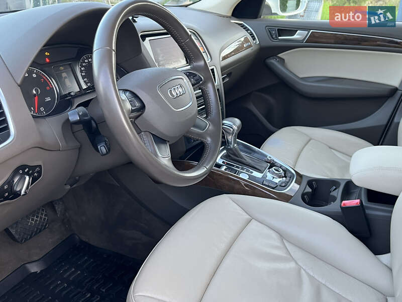 Внедорожник / Кроссовер Audi Q5 2015 в Дрогобыче