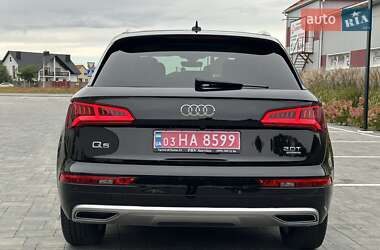 Позашляховик / Кросовер Audi Q5 2018 в 