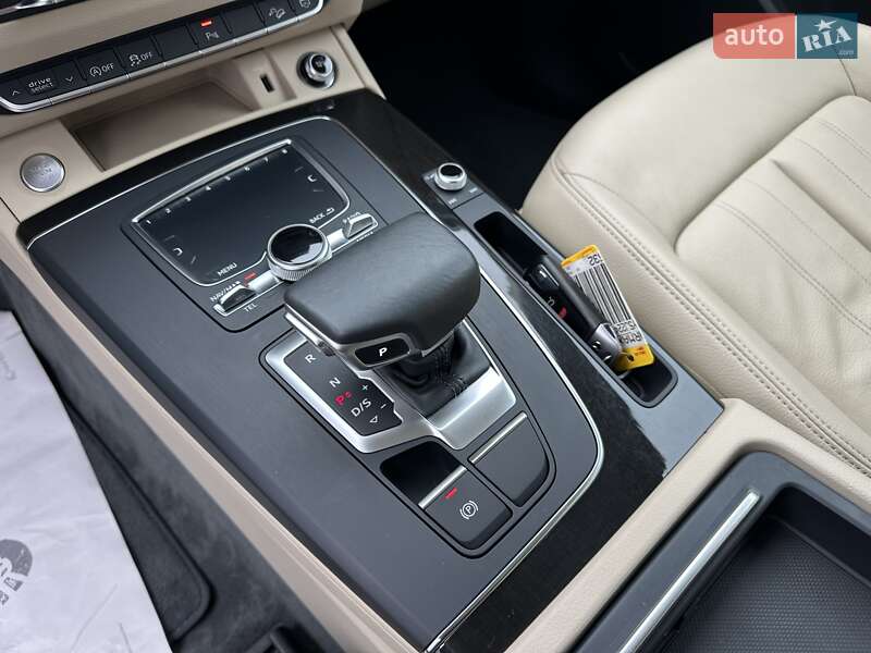 Внедорожник / Кроссовер Audi Q5 2018 в Луцке