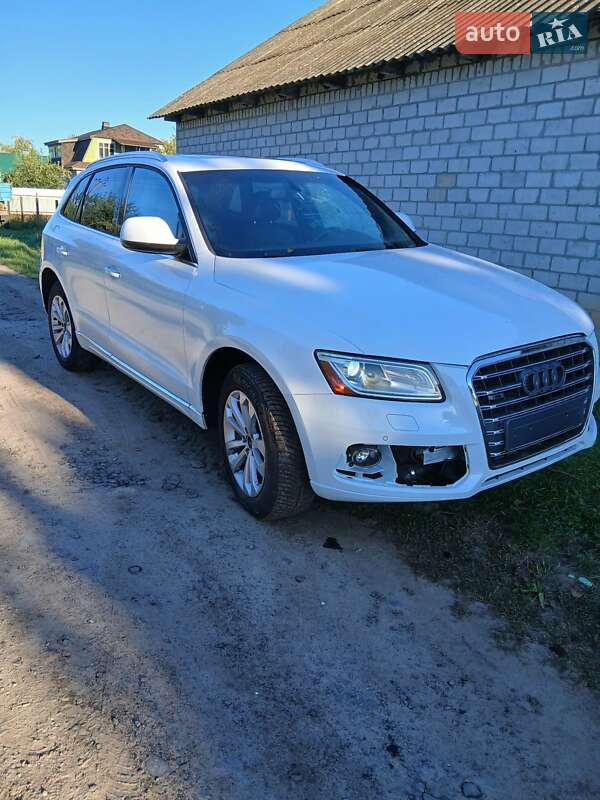 Внедорожник / Кроссовер Audi Q5 2015 в 