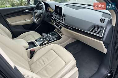 Позашляховик / Кросовер Audi Q5 2018 в 