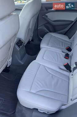 Внедорожник / Кроссовер Audi Q5 2015 в 