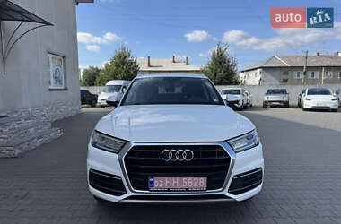 Внедорожник / Кроссовер Audi Q5 2018 в 