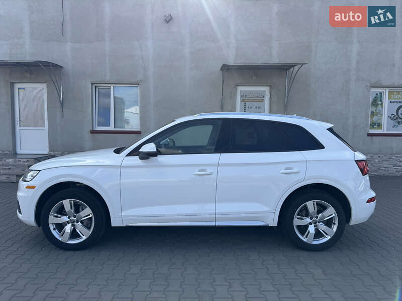 Внедорожник / Кроссовер Audi Q5 2018 в Луцке