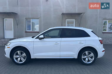 Внедорожник / Кроссовер Audi Q5 2018 в 