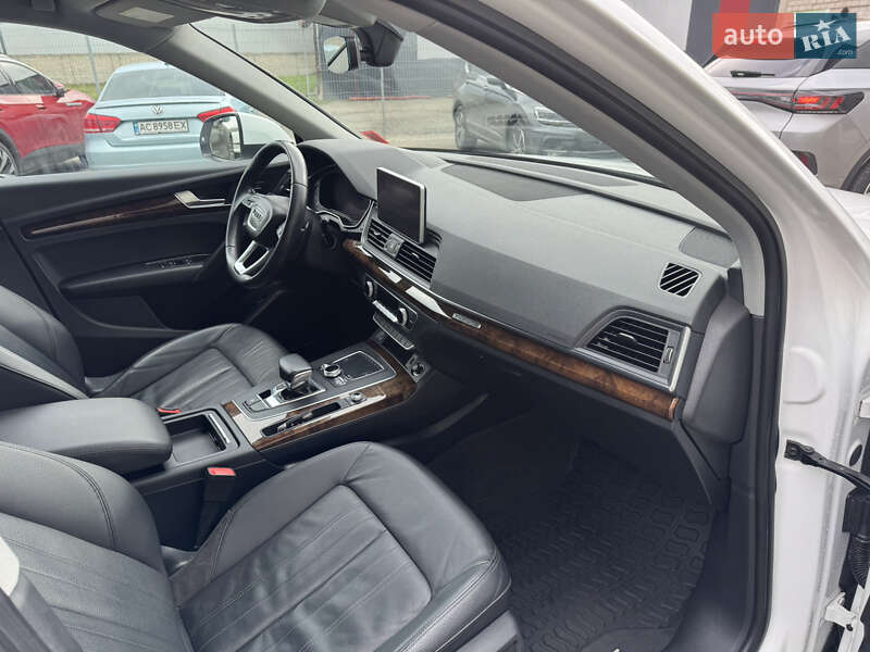 Внедорожник / Кроссовер Audi Q5 2018 в Луцке