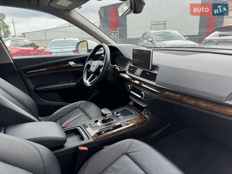 Внедорожник / Кроссовер Audi Q5 2018 в Луцке