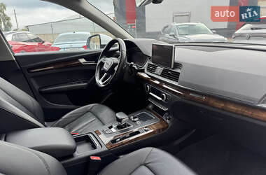 Внедорожник / Кроссовер Audi Q5 2018 в 