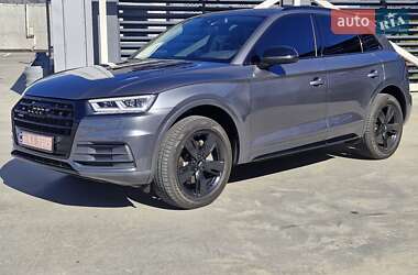 Внедорожник / Кроссовер Audi Q5 2018 в 