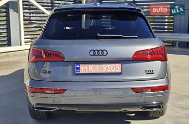 Внедорожник / Кроссовер Audi Q5 2018 в 