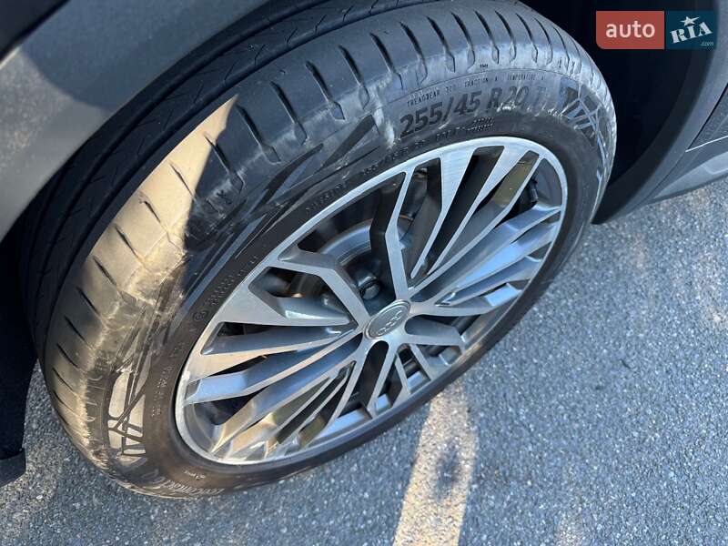 Внедорожник / Кроссовер Audi Q5 2016 в Киеве