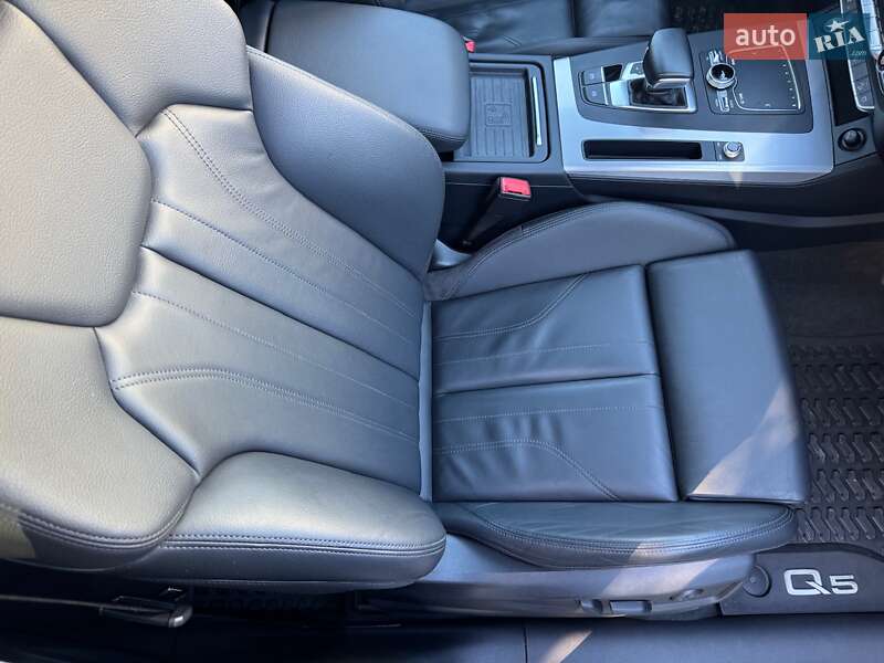 Внедорожник / Кроссовер Audi Q5 2016 в Киеве