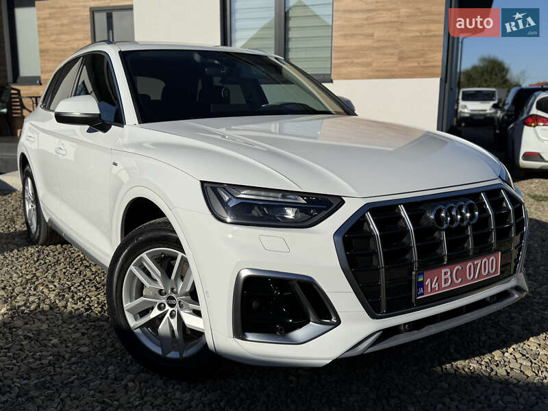 Внедорожник / Кроссовер Audi Q5 2022 в 
