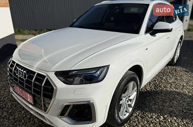 Внедорожник / Кроссовер Audi Q5 2022 в 