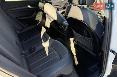 Внедорожник / Кроссовер Audi Q5 2022 в 