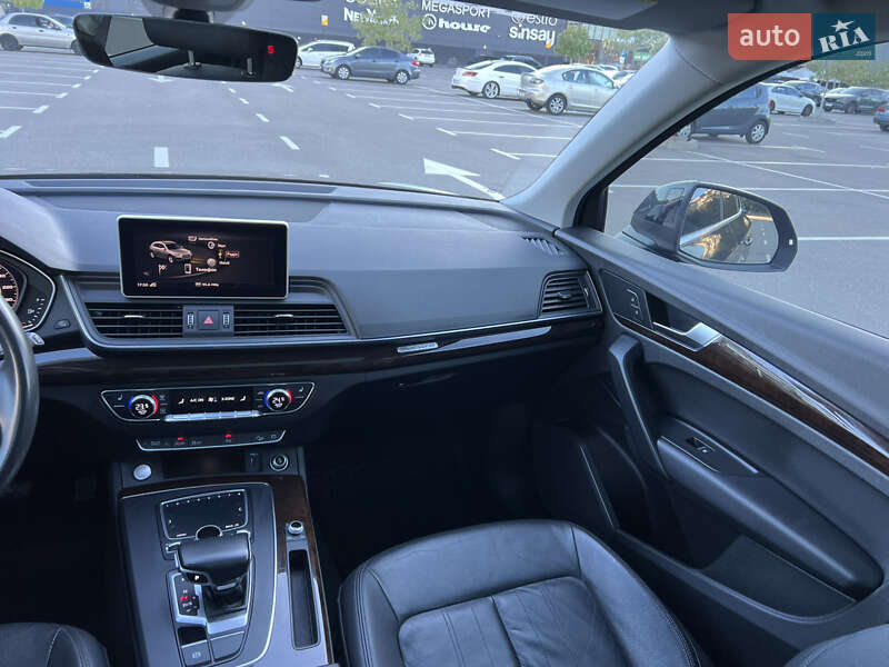 Позашляховик / Кросовер Audi Q5 2018 в Києві