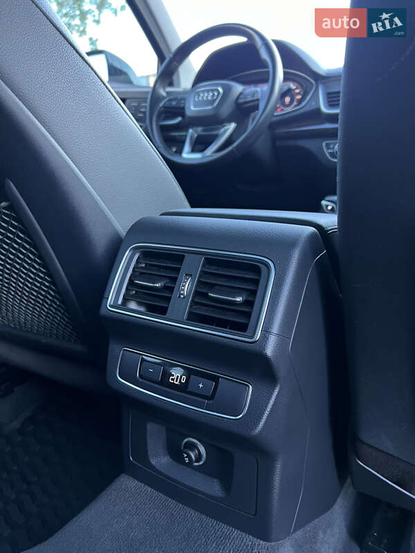 Позашляховик / Кросовер Audi Q5 2018 в Києві