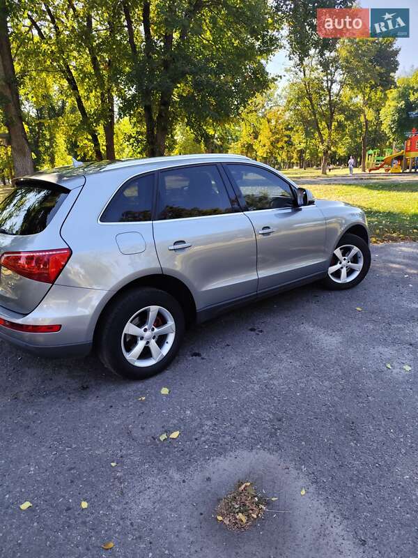 Внедорожник / Кроссовер Audi Q5 2011 в Гадяче
