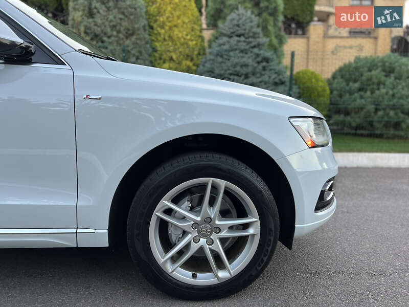 Позашляховик / Кросовер Audi Q5 2015 в Рівному