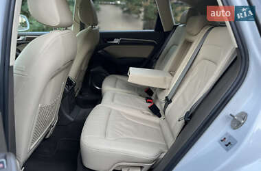 Позашляховик / Кросовер Audi Q5 2015 в 