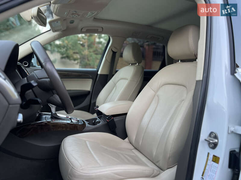 Позашляховик / Кросовер Audi Q5 2015 в Рівному