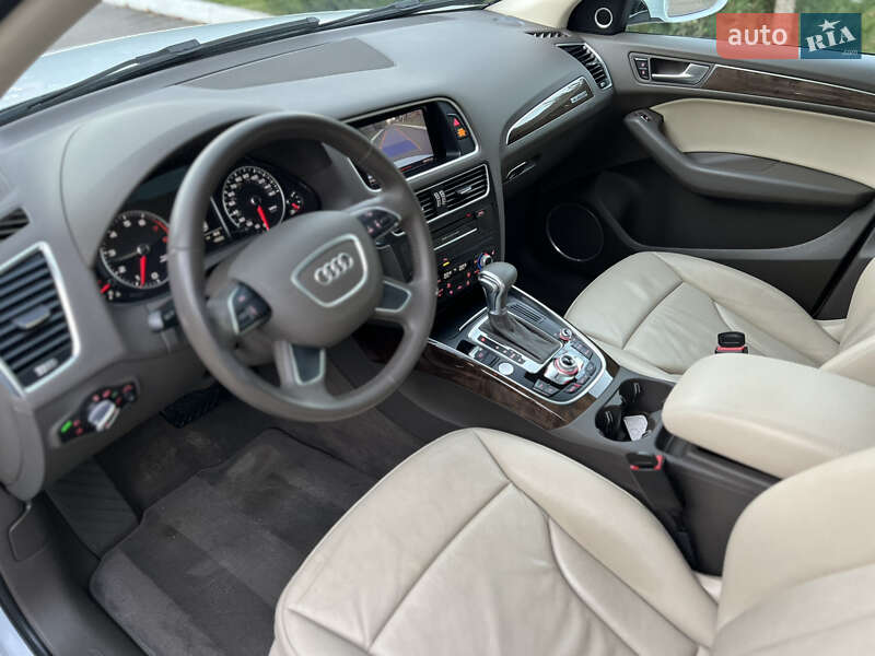 Позашляховик / Кросовер Audi Q5 2015 в Рівному